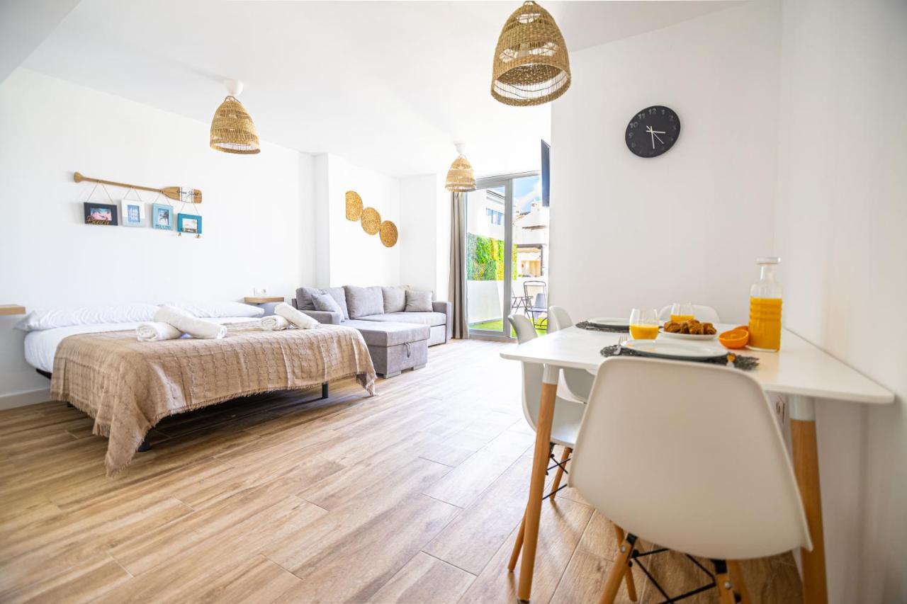 Sunstay Loft Puerto Marina בנאלמדנה מראה חיצוני תמונה