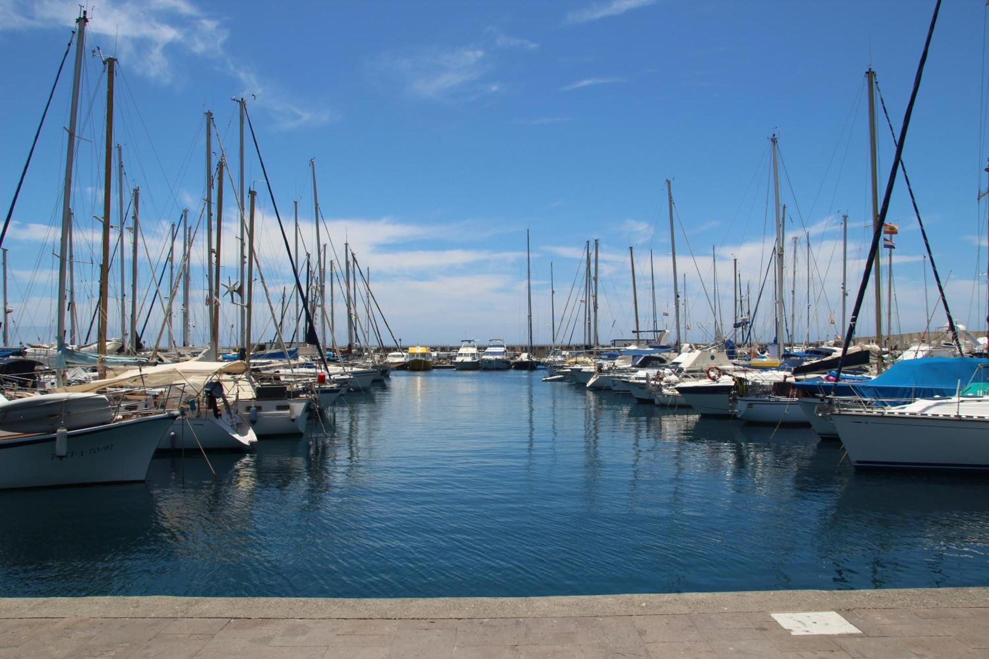 Sunstay Loft Puerto Marina בנאלמדנה מראה חיצוני תמונה